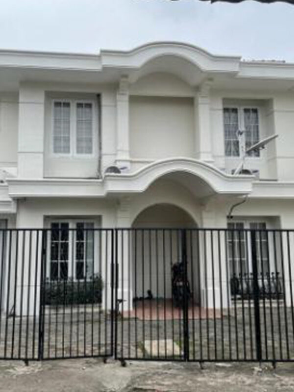 rumah 10 (1) rumah 10 (1)